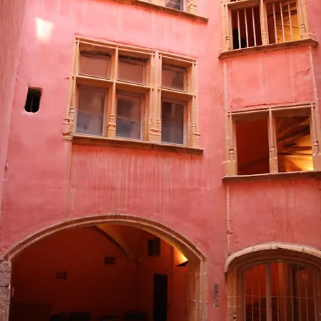 Vieux Cour Renaissance