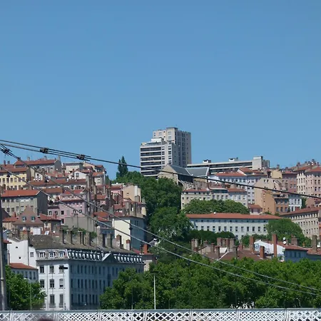 Vieux Cour Renaissance *