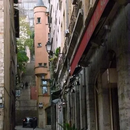 Vieux Cour Renaissance Apartment *