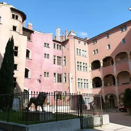 Vieux Cour Renaissance Apartament