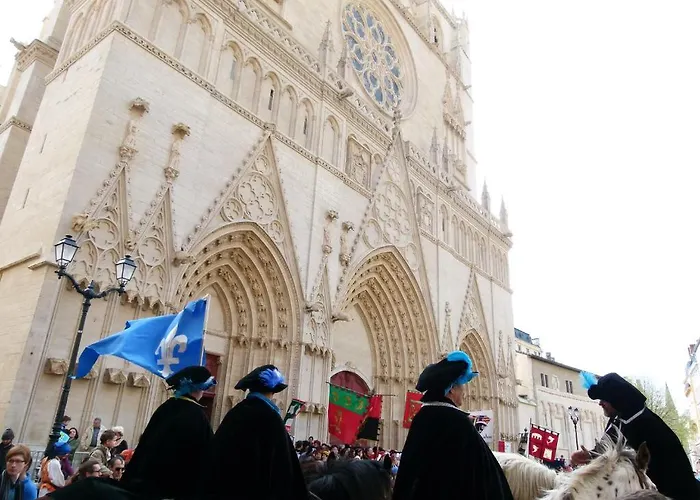 Vieux Cour Renaissance *