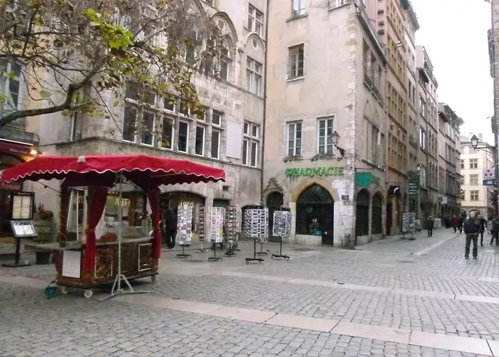 Vieux Cour Renaissance Appartement *